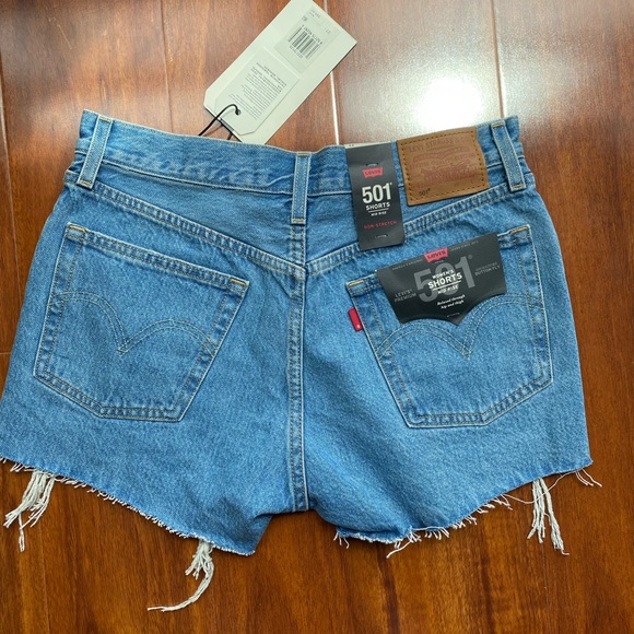NWT LEVI’S 501 Mid-Rise Shorts - Picture 3 of 6